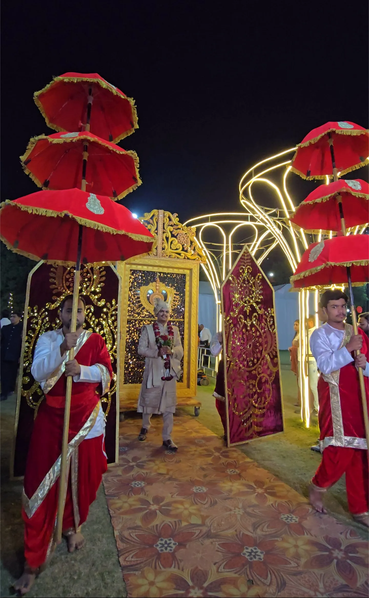 Bride & Groom Entry — bride-theme-16
